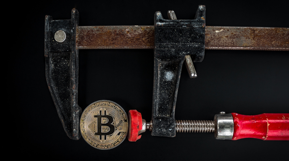 bitcoin-blockchain-coin-1099339-min