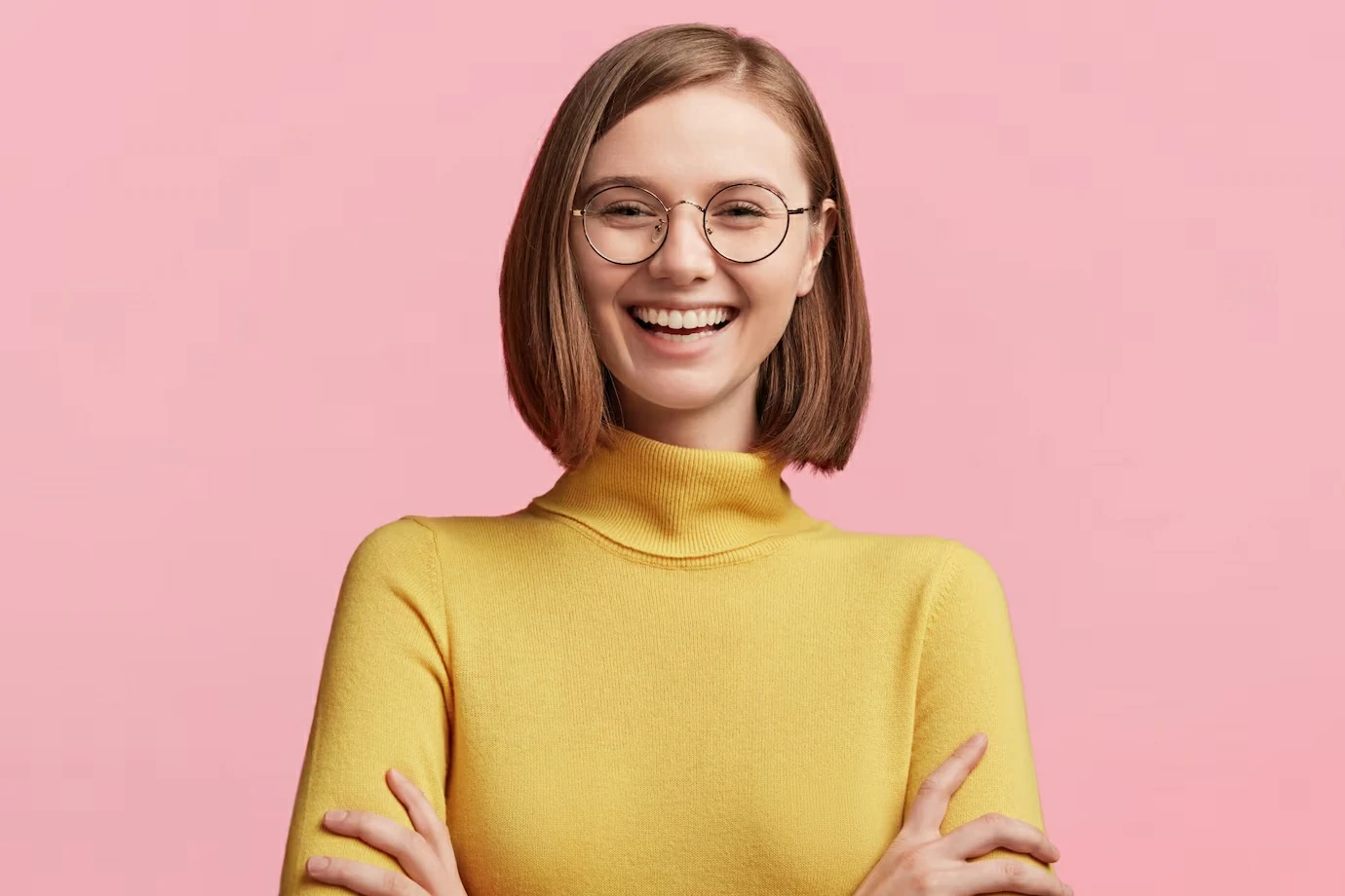 young-woman-with-round-glasses